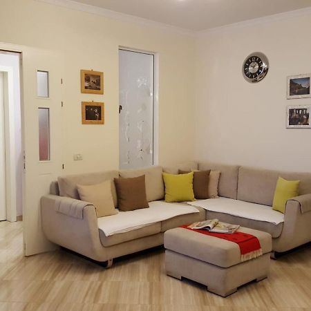 Holiday Center Apartment Shkoder Ngoại thất bức ảnh