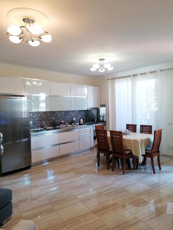 Holiday Center Apartment Shkoder Ngoại thất bức ảnh