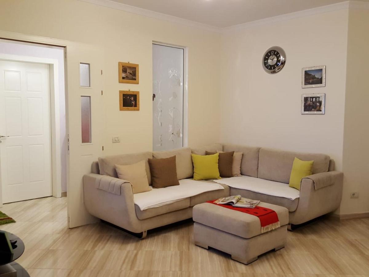 Holiday Center Apartment Shkoder Ngoại thất bức ảnh
